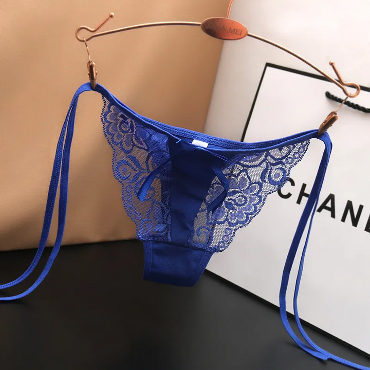 Floral Lace Low-Waist Thong