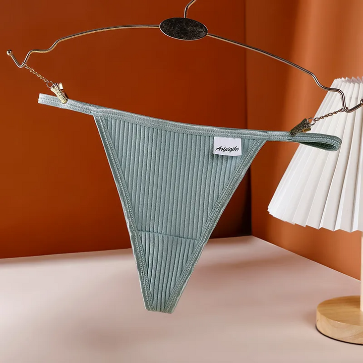 Low-Waist Ribbed Solid Color Panties