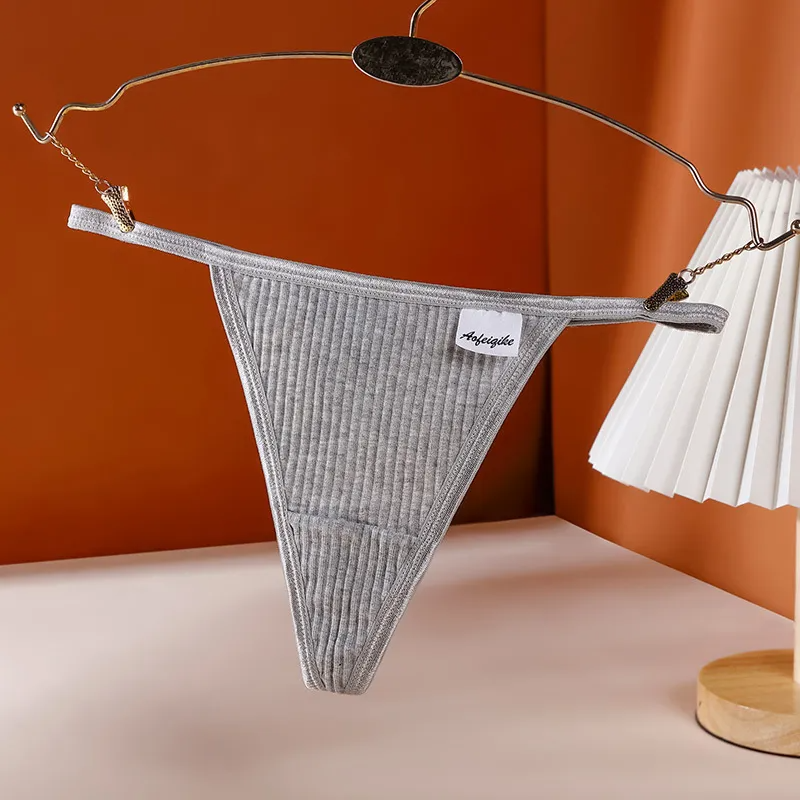 Low-Waist Ribbed Solid Color Panties