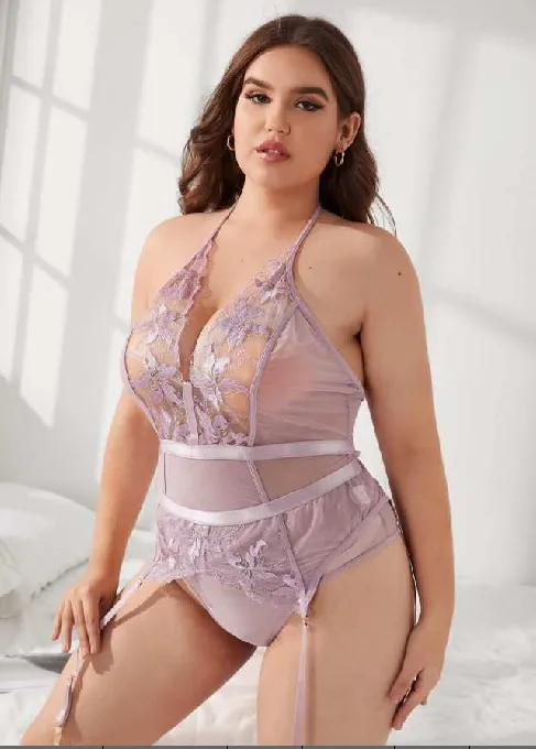 Plus Size Sheer Lace Backless Garter Lingerie Set