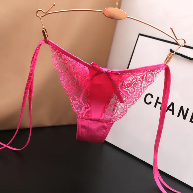 Floral Lace Low-Waist Thong