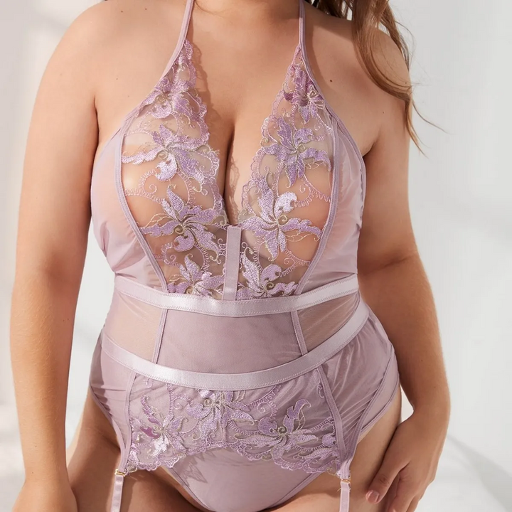 Plus Size Sheer Lace Backless Garter Lingerie Set